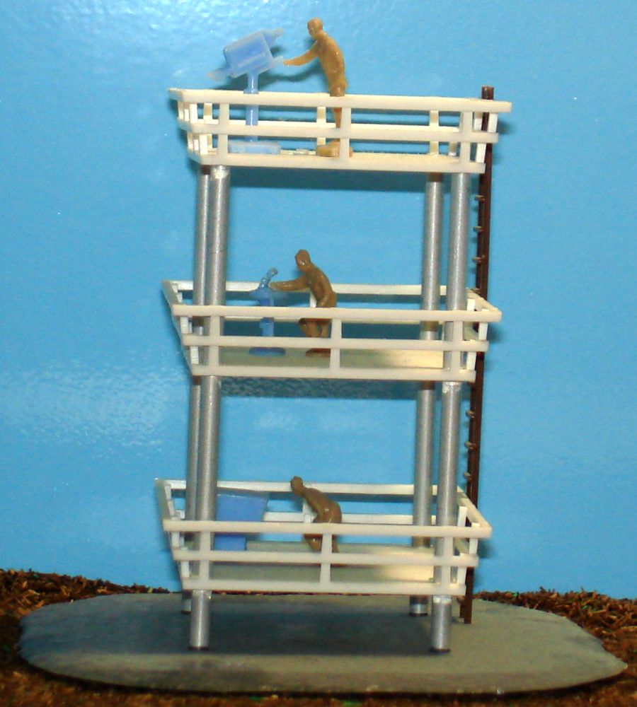 1410 Atlas HO Slot Car Racing Track Layout TV & Radio Tower Structure Left